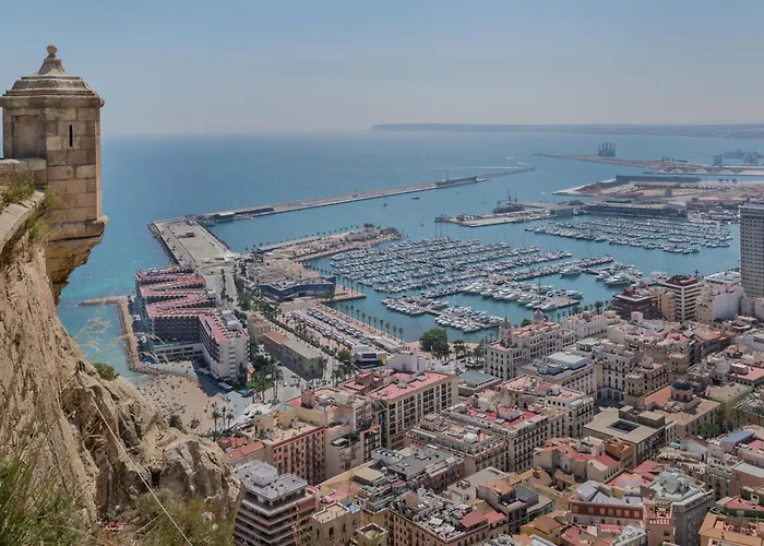 110M Kkara 3Br 2Ba Central Plaza Nueva View Apt