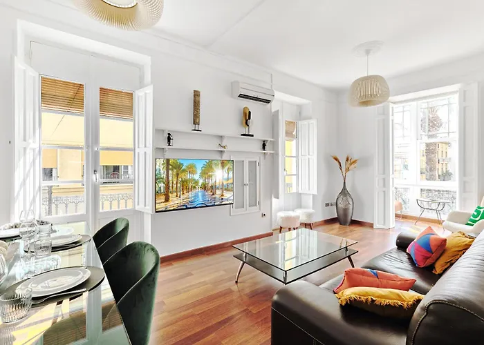 110M Kkara 3Br 2Ba Central Plaza Nueva View Apt